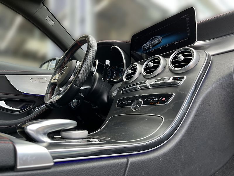 Mercedes-Benz Třídy C C-Třída Mercedes-AMG 43 4MATIC - fotka 18 z 21