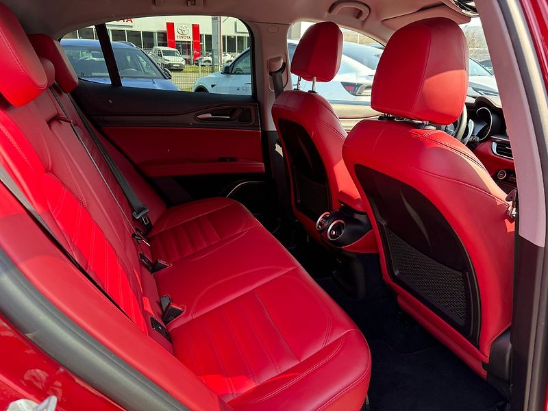 Alfa Romeo Stelvio 2.0T 280k AWD Veloce AT8 - fotka 9 z 11