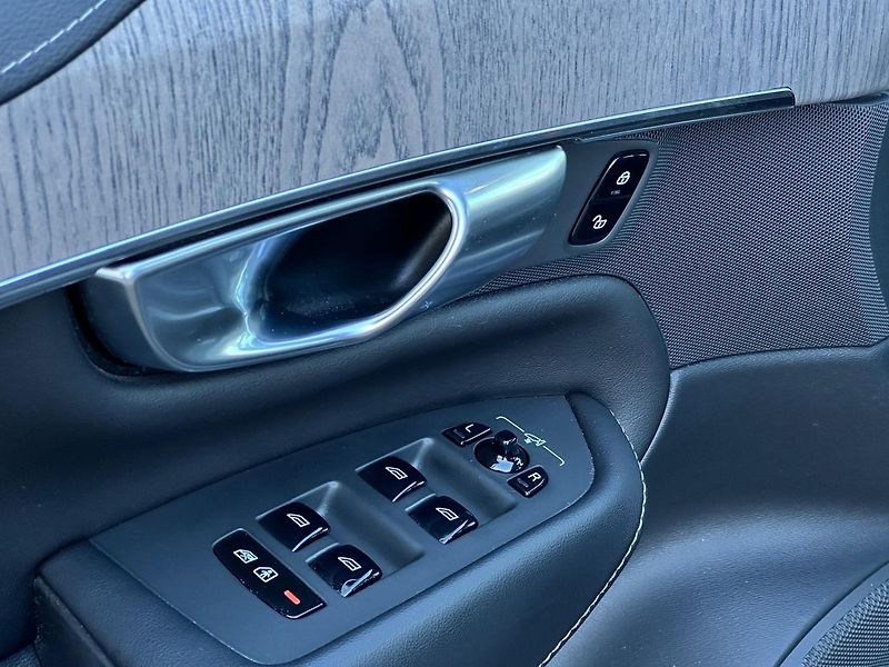 Volvo XC90 B5 AWD Plus, vzduch, ventilace - fotka 9 z 20