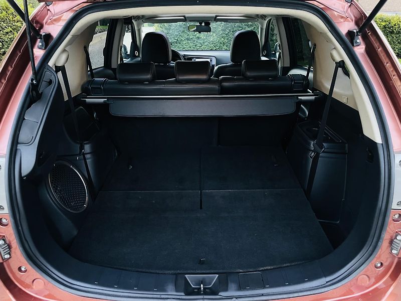 Mitsubishi Outlander 2.2D 4x4 7MÍST KAMERA SERVISKA - fotka 20 z 47