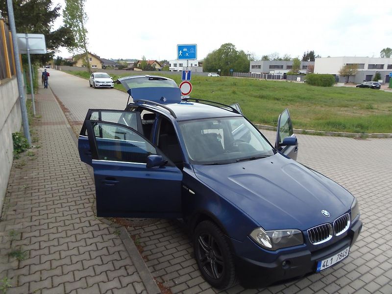 BMW X3 (2005) 3.0 D 150 kw manuál nová STK - fotka 14 z 22