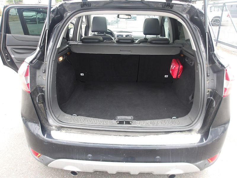 Ford Kuga 2,0TDCi TITANIUM Aut. 4x4! - fotka 34 z 44