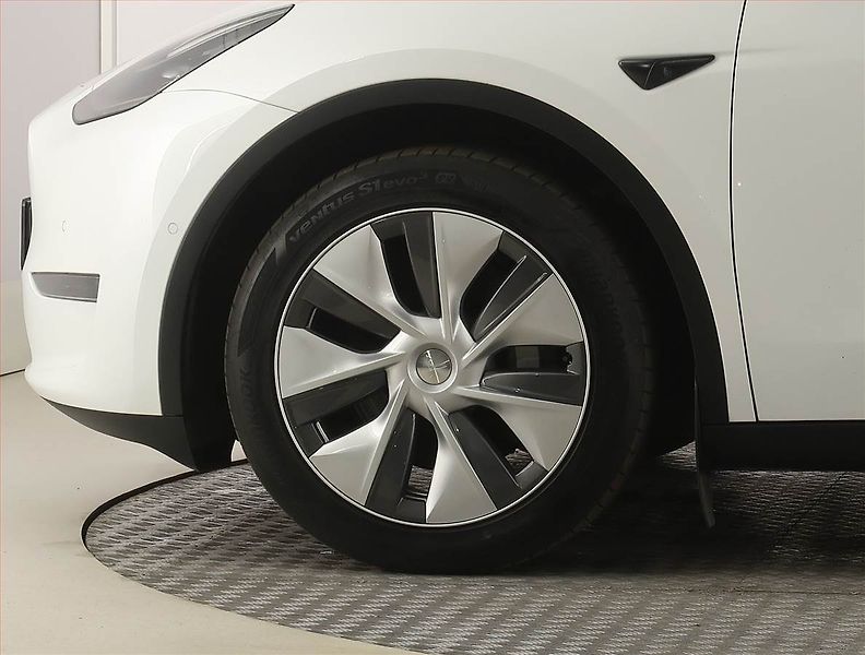 Tesla Model Y (2022) Long Range AWD 79kWh, SoH 89% - fotka 14 z 33