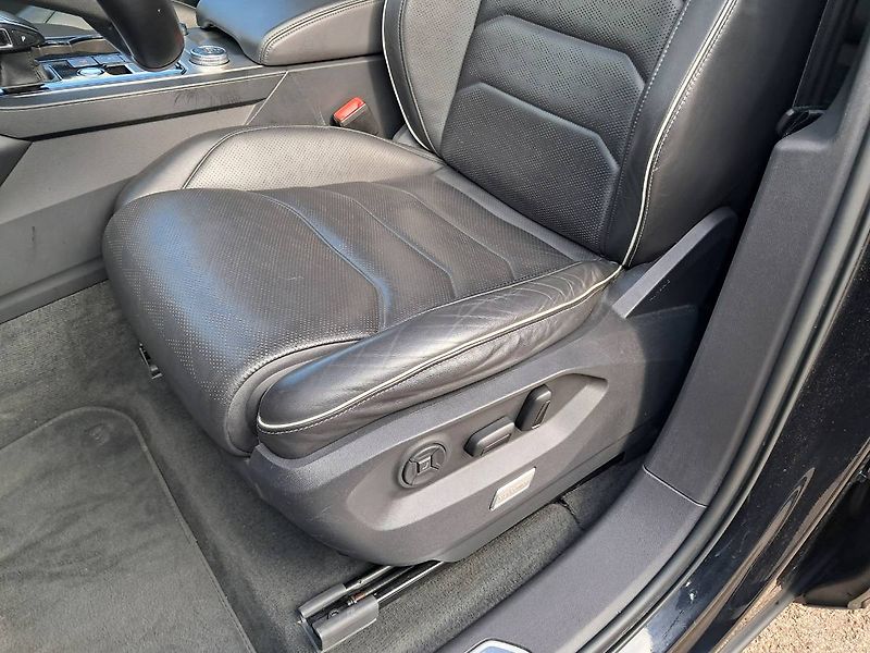 Volkswagen Touareg (2021) ELEGANCE V6 3.0 TDI / 210 kW 4 - fotka 24 z 35
