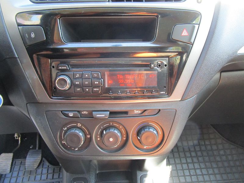 Peugeot 301 (2013) KOUPEN V ČR - MÁLO NAJ. KM - fotka 15 z 19