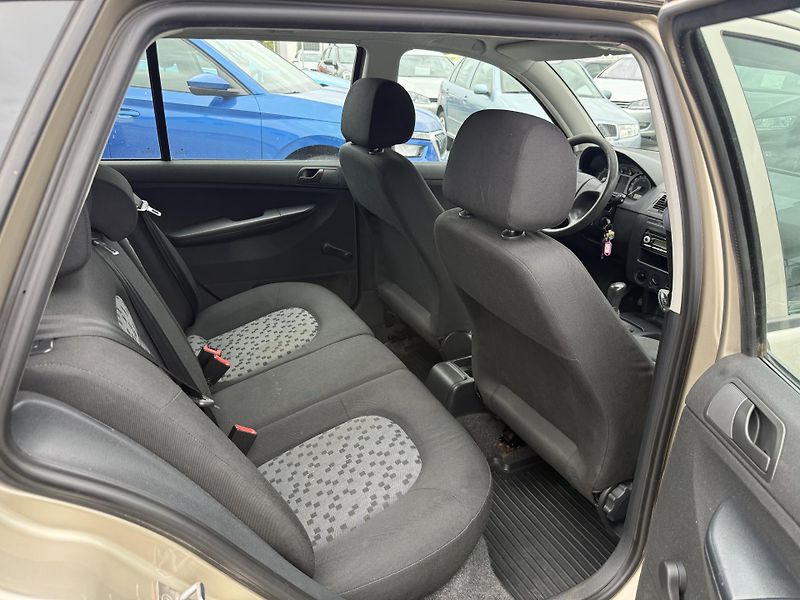 Škoda Fabia 1.2 12V KLIMA - fotka 11 z 13