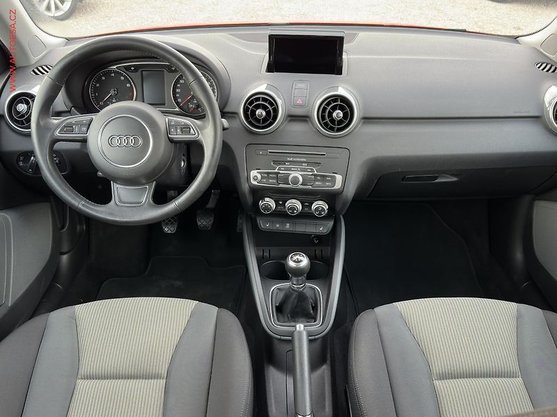 Audi A1 (2016) 1.0 TFSi, Navi, výhřev sed - fotka 8 z 16