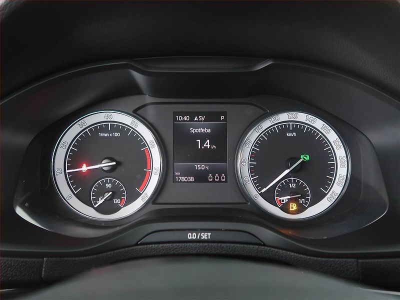 Škoda Karoq (2018) Style 1.5 TSI, Automat - fotka 11 z 24