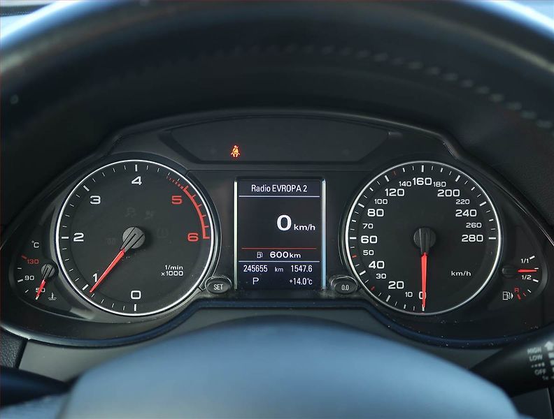 Audi Q5 (2011) 2.0 TDI, 4X4, Automat, ČR - fotka 11 z 20