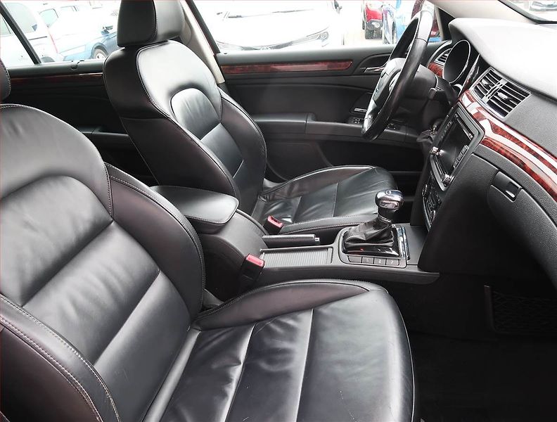 Škoda Superb (2010) Elegance 2.0 TDI, Automat - fotka 9 z 18