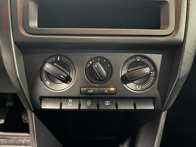 Škoda Rapid (2013) 1.2 TSi - fotka 13 z 13