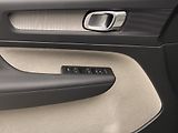 Volvo XC40 D4 AWD INSCRIPTION REZERVACE - náhled 28