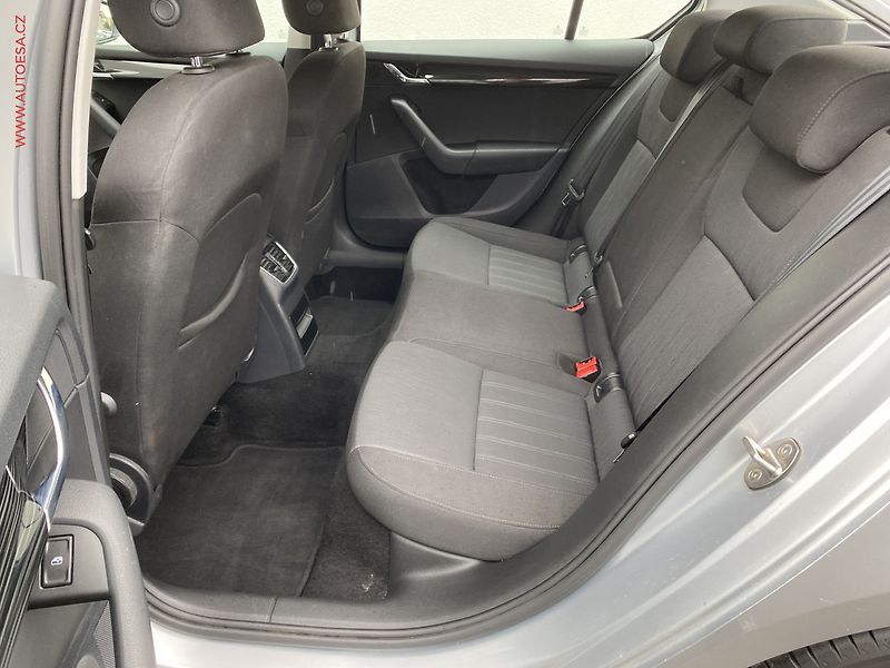 Škoda Octavia (2018) 1.6 TDi, 2.maj,ČR, Style - fotka 10 z 18