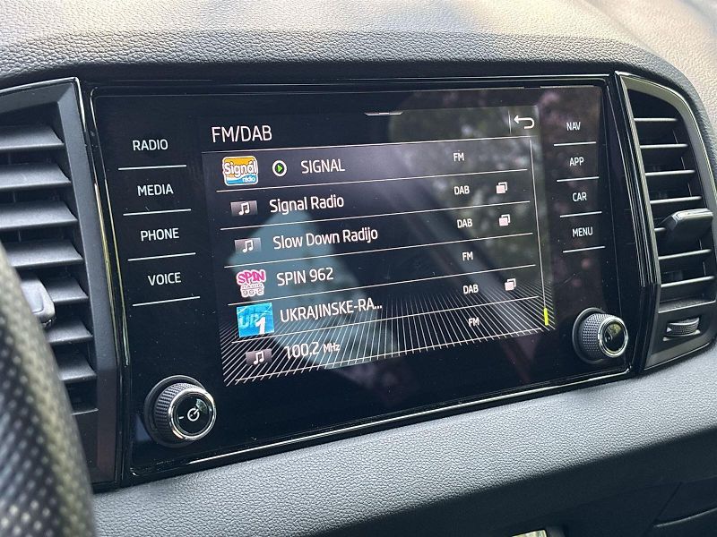 Škoda Karoq (2024) 1.5 TSI DSG Sportline - fotka 13 z 33