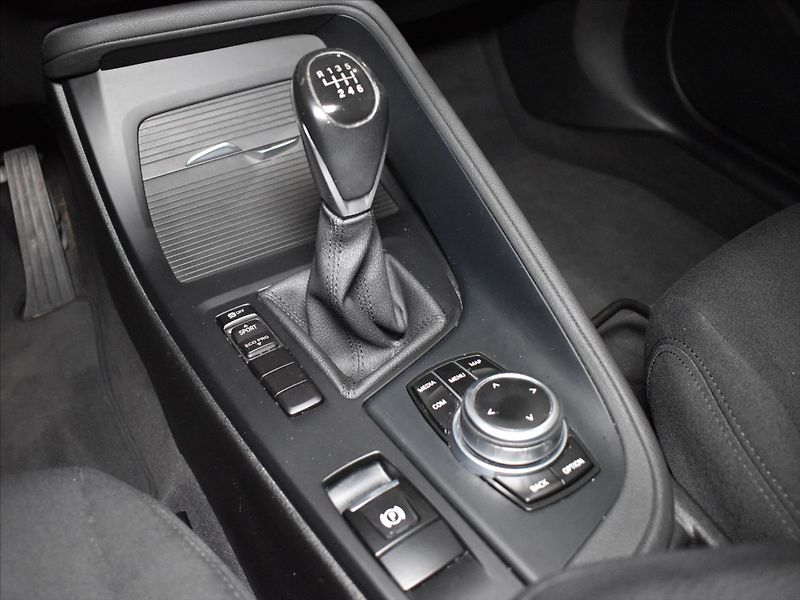 BMW X1 2,0 118D - fotka 13 z 23