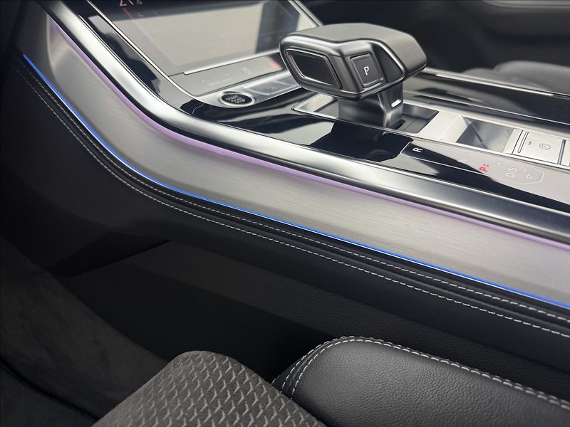Audi Q8 3,0 S-LINE ZÁRUKA HUD B&O TZ - fotka 34 z 52