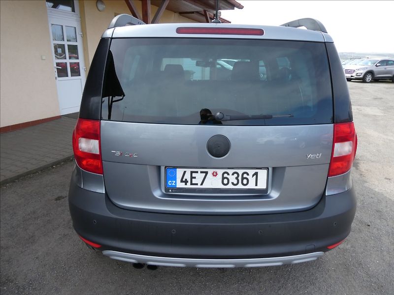 Škoda Yeti 1,8 TSI 118 kW Experience 4x4 - fotka 9 z 49