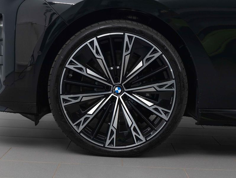 BMW Řada 7 740 xDrive Sedan - fotka 6 z 21