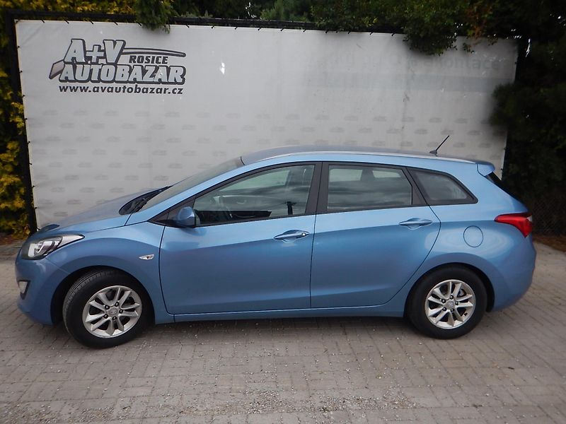 Hyundai i30 1.6i 16V, ČR, KLIMA - fotografie inzerátu
