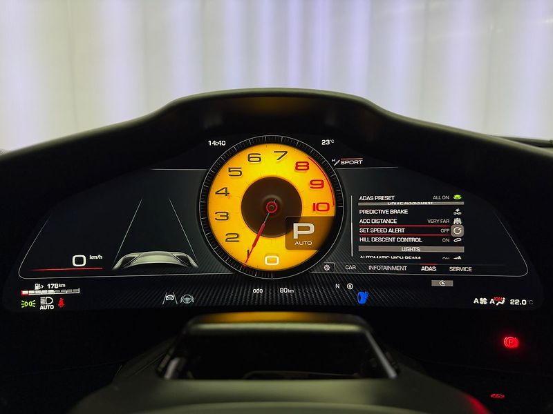 Ferrari Purosangue V12 CARBON, ALCANTARA, PANORAM - fotka 20 z 38