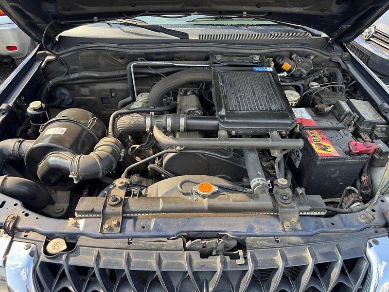 Mitsubishi Pajero Sport (2002) 2.5 TD, nájezd 81tisíc KM!!! - fotka 28 z 29