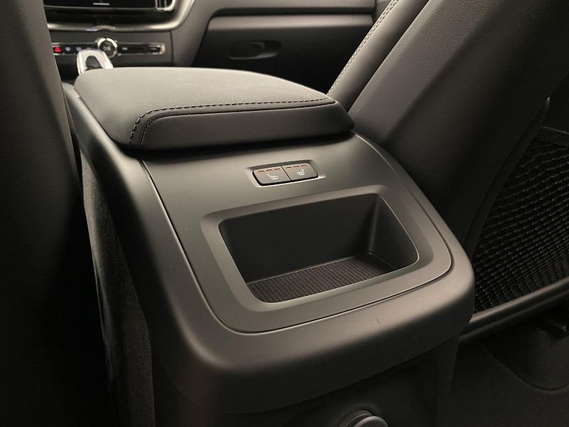 Volvo XC60 (2026) T6 AWD AUT DARK PLUS - fotka 65 z 66