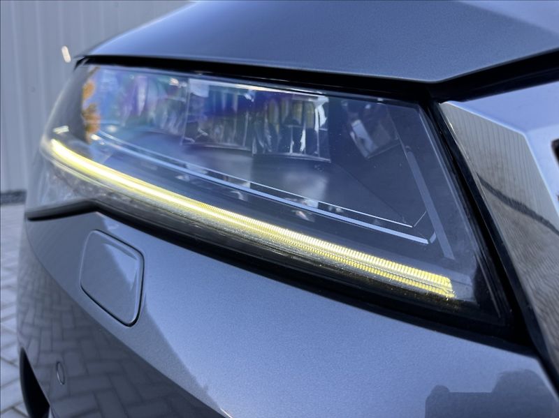 Škoda Superb 2,0 TDI DSG STYLE 1.maj. ČR - fotka 8 z 50