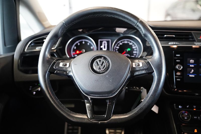 Volkswagen Touran - fotka 21 z 24