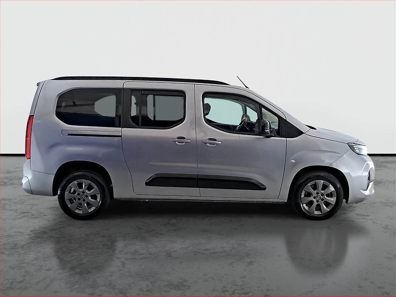 Opel Combo (2024) Maxi Elegance 1.5 CDTI, 7Míst - fotka 6 z 20