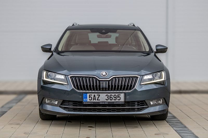 Škoda Superb Laurin Klement - fotka 2 z 44