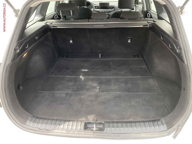 Kia Ceed (2019) 1.4 T-GDi, Vision, navi - fotka 7 z 19