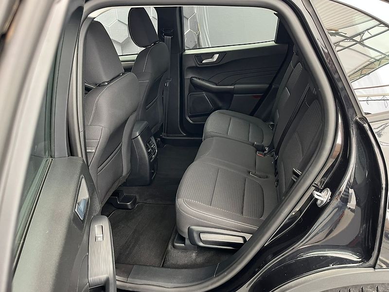 Ford Kuga 2.5 Duratec HEV TITANIUM - fotka 28 z 51