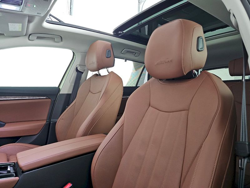 Škoda Superb (2025) Combi 2.0TDI 142kW 4X4 Laurin - fotka 33 z 35