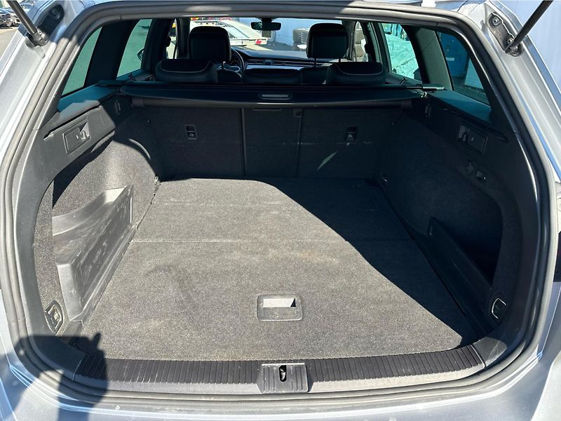 Volkswagen Passat Elegance 2.0 TDI 110 kW DSG Va - fotka 13 z 23