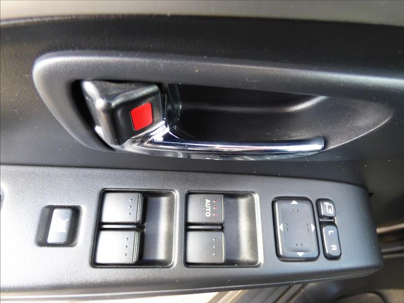 Mazda 5 2,0 MZR,7 míst,Digi Klima,  Se - fotka 29 z 50
