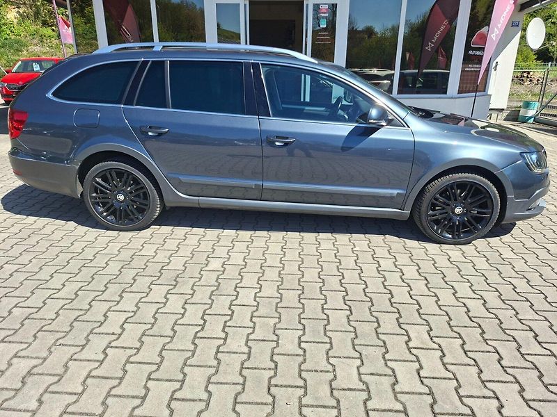 Škoda Superb (2014) OUTDOOR 2.0TDI 125kW DSG 4X4 - fotka 9 z 39