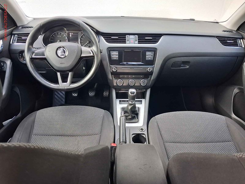 Škoda Octavia (2016) 1.6TDi, ČR, AC, výhřev sed - fotka 8 z 14