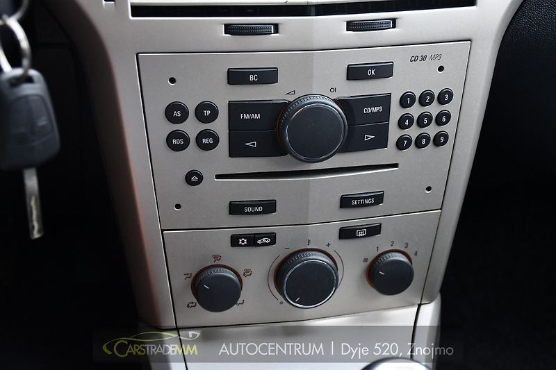 Opel Astra SW 1.6i SPORT A/C  - fotka 33 z 42
