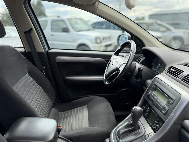 Fiat Croma 1,9 JTD AUTOMAT - fotka 24 z 25