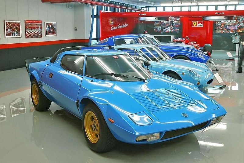 Trojice Munari, Ballestrieri a Barbasio u prototypu Lancie Stratos v Turíně v roce 1971.