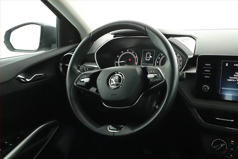 Škoda Fabia (2022) Style 1.0 TSI, ČR,1.maj - fotka 12 z 14