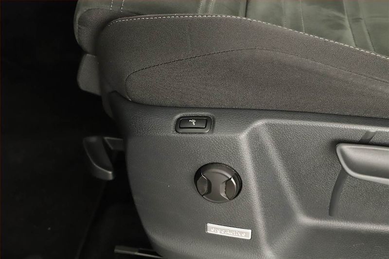 Volkswagen Touran (2016) 1.6 TDI, Automat, Serv.kniha - fotka 13 z 17