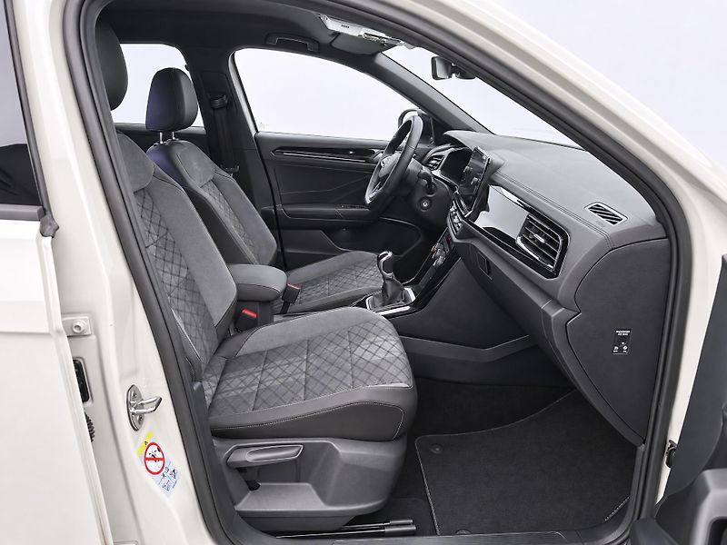 Volkswagen T-Roc 1,0 TSI 81kW R Virtual DPH - fotka 12 z 12