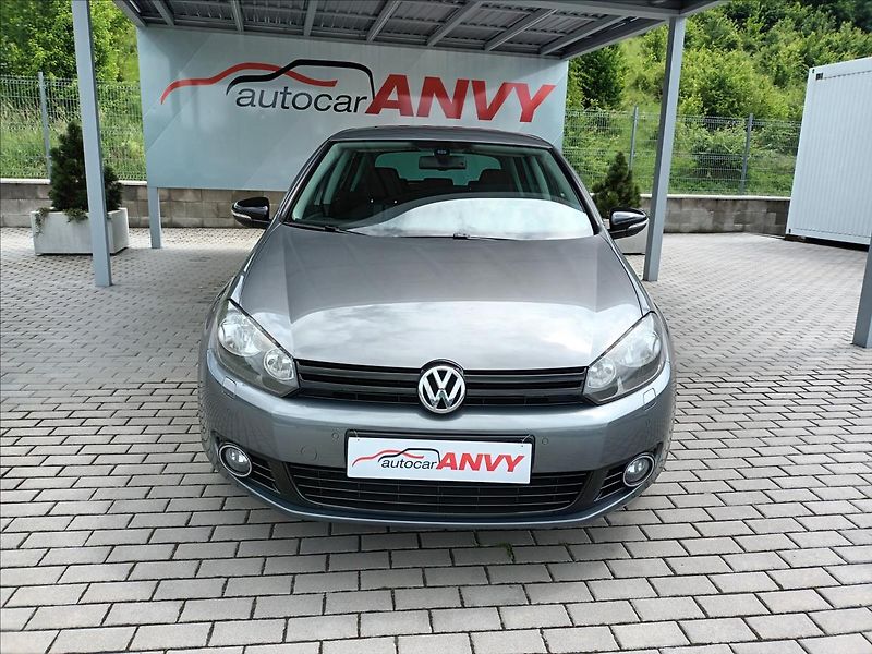Volkswagen Golf 1,2 TSI,SERVIS,VÝHŘEV,PARKING - fotka 2 z 44