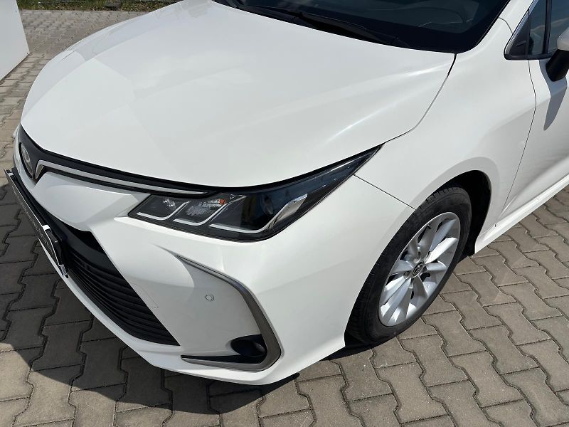 Toyota Corolla 1.5 Dynamic Force Comfort Tech - fotka 25 z 27