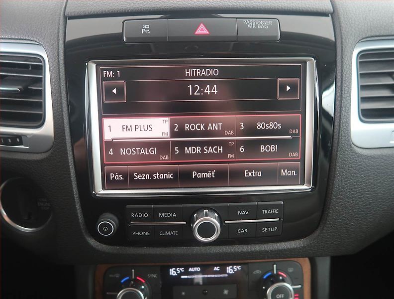 Volkswagen Touareg (2012) 3.0 TDI, 4X4, Automat - fotka 12 z 18