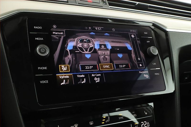 Volkswagen Passat (2020) 1.5 TSI - fotka 13 z 21