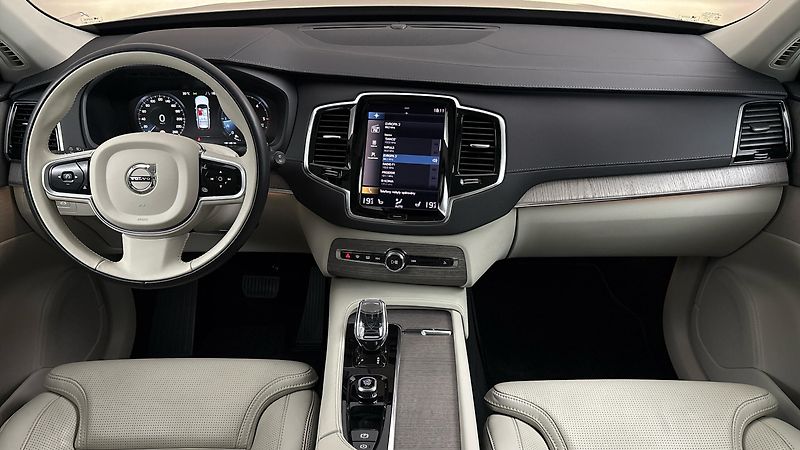 Volvo XC90 2.0 B5 AUT AWD Inscription - fotka 8 z 33