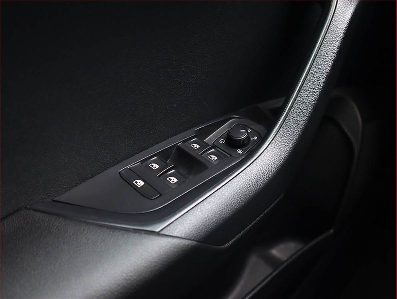 Škoda Karoq (2023) Style 2.0 TDI, ČR, DPH, Style - fotka 22 z 22