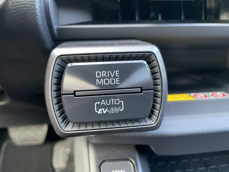 Toyota RAV4 2.5 Plug-in Hybrid 4x4 - fotka 32 z 32
